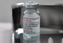 जापान ने मॉडर्ना टीकों में और अधिक संदूषक ढूंढे, अतिरिक्त 1 मिलियन खुराक के उपयोग को निलंबित किया