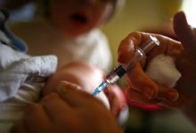 स्वीडन ने संभावित दुर्लभ दुष्प्रभावों के कारण युवाओं के लिए मॉडर्न वैक्सीन को रोका