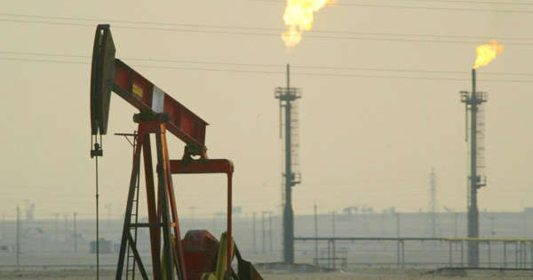 ओपेक द्वारा आउटपुट ड्रॉप की चेतावनी के बाद कच्चे तेल की कीमतें $ 100 से ऊपर चढ़ गईं