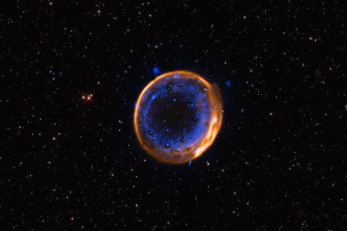 astronomers-capture-first-visual-evidence-of-double-detonation-supernova