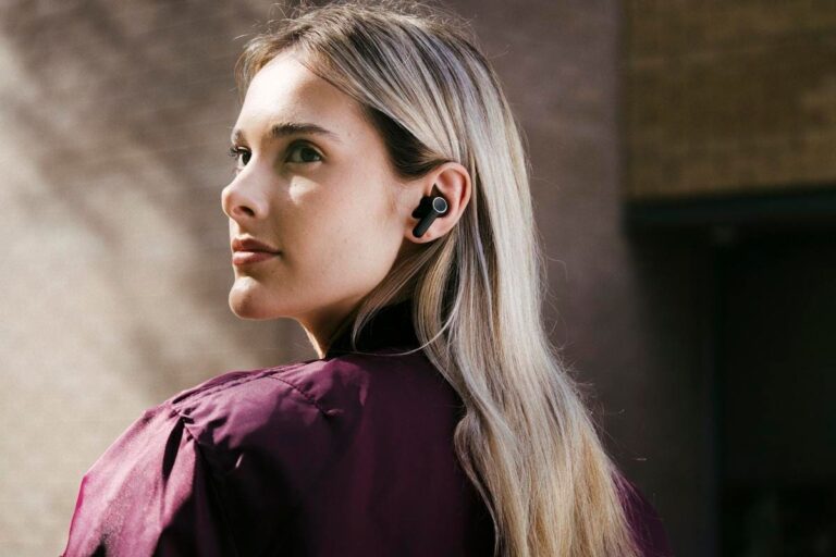 cambridge-audio-unveils-melomania-a100-wireless-earbuds-with-hi-fi-sound