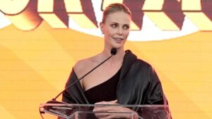 charlize-theron-criticizes-bezos-s-nchez-wedding-guests-at-charity-event