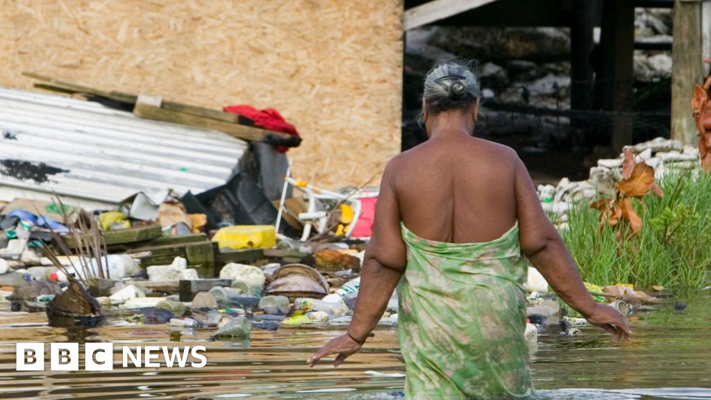 climate-change-drives-tuvalu-citizens-to-apply-for-australian-visa