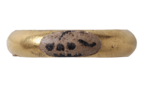 detectorist-discovers-rare-18th-century-gold-mourning-ring-in-norfolk