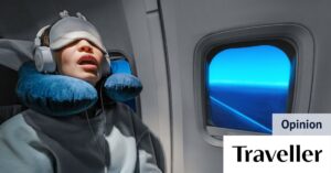 essential-items-for-a-comfortable-long-haul-economy-flight