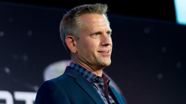 global-tributes-pour-in-for-late-sports-science-host-john-brenkus