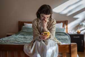impact-of-negative-social-media-comments-on-mental-health-new-study-insights