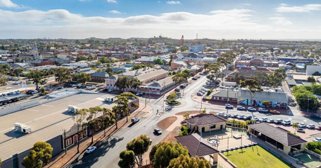 kalgoorlie-boulder-tackles-persistent-odour-with-lime-treatment