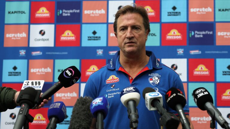 western-bulldogs-coach-luke-beveridge-analyzes-upcoming-brisbane-clash