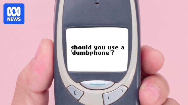 are-dumbphones-the-key-to-better-mental-health-for-teens-