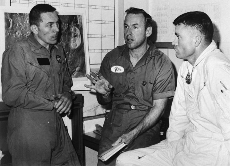 astronaut-jim-lovell-a-legacy-of-perseverance-and-resilience