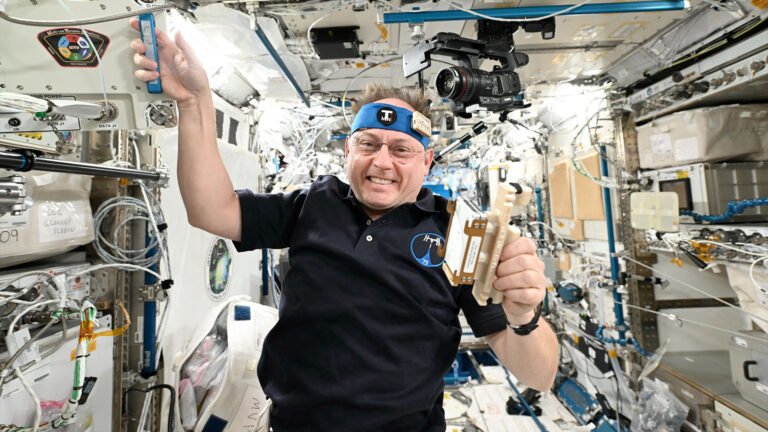astronauts-balance-science-and-awe-on-the-international-space-station