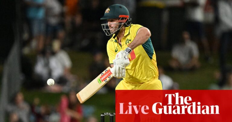 australia-battles-south-africa-in-tense-odi-clash