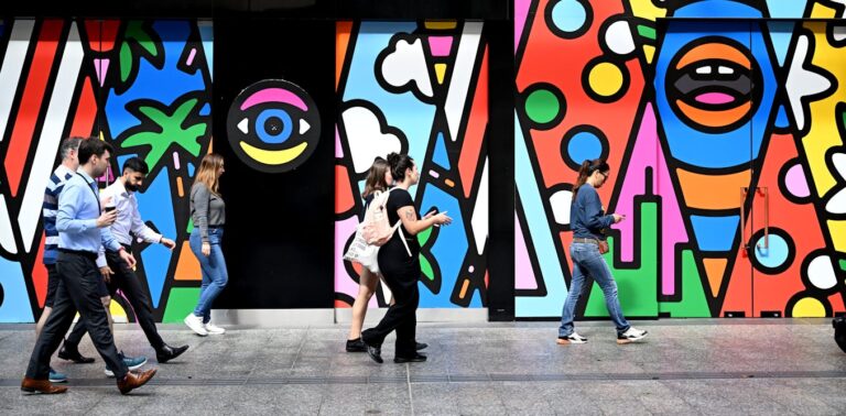 australian-workers-to-change-careers-twice-by-2043-strategies-for-adaptation