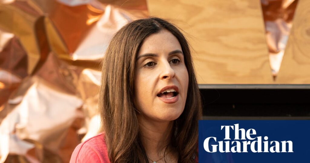 bendigo-writers-festival-faces-backlash-over-controversial-speaker-code