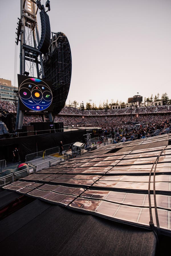 coldplay-s-world-tour-pioneers-portable-solar-energy-solutions
