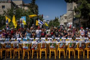 protesters-demand-hostage-deal-block-highways-across-israel