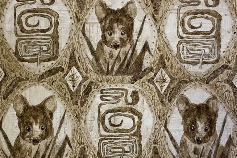 tasmanian-artists-turn-animal-dung-into-unconventional-masterpieces