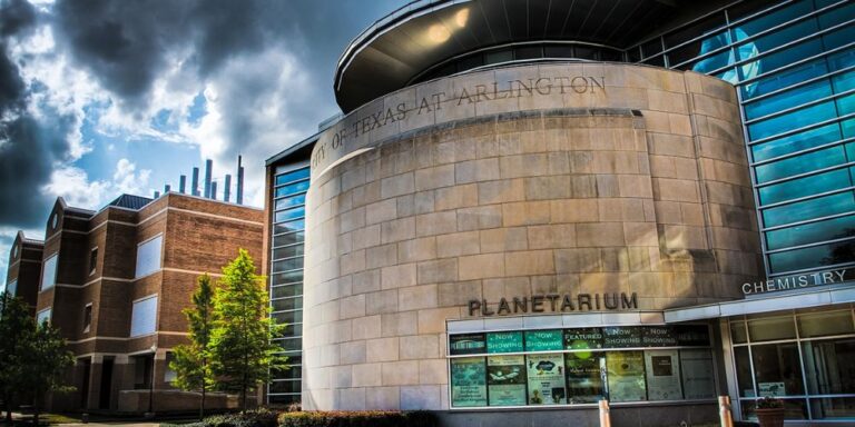 uta-planetarium-offers-immersive-fall-events-with-music-and-moon-exploration