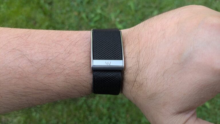 whoop-mg-a-premium-fitness-tracker-with-medical-grade-features