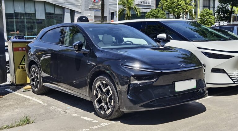 xpeng-g7-launches-a-new-contender-in-the-mid-size-ev-suv-market