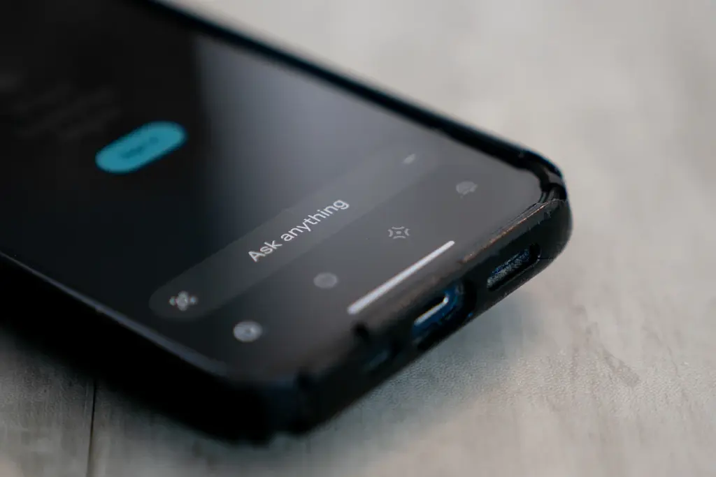 apple-to-launch-ai-powered-search-tool-for-siri-challenging-openai
