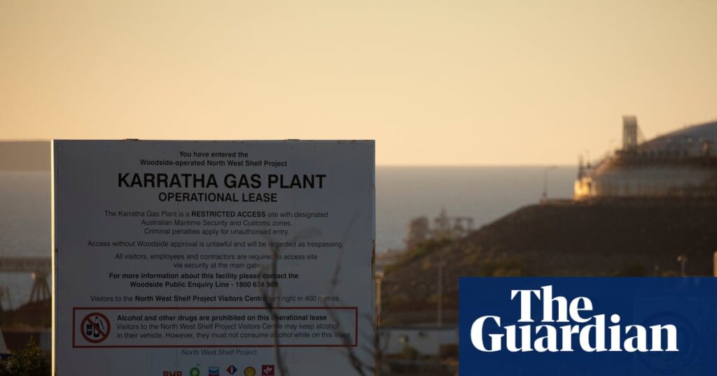 australia-approves-major-gas-project-extension-amid-controversy