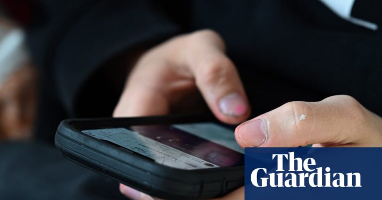australia-s-under-16-social-media-ban-faces-challenges-with-age-verification