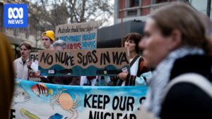 australian-submarine-agency-faces-community-backlash-in-fremantle-over-aukus-plans
