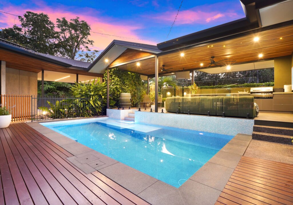 darwin-s-real-estate-boom-luxury-home-attracts-hundreds-of-buyers