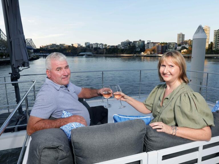life-afloat-brisbane-couple-embraces-houseboat-living-on-the-river