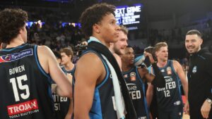 melbourne-united-triumphs-in-nbl-derby-as-dash-daniels-impresses