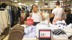 myer-faces-critical-year-as-shares-plummet-amid-retail-challenges