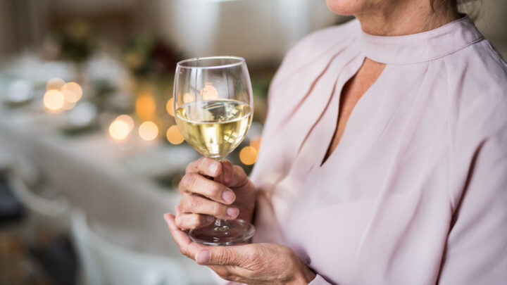 new-study-links-even-light-alcohol-consumption-to-increased-dementia-risk