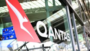 qantas-reports-record-profits-amidst-controversy-and-limited-competition