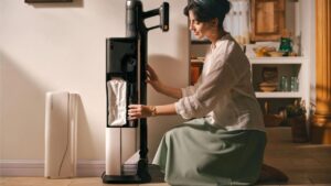roborock-h60-hub-ultra-revolutionizing-home-cleaning-with-manual-control