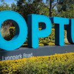 singtel-awards-employee-bonus-amid-optus-crisis-raising-eyebrows