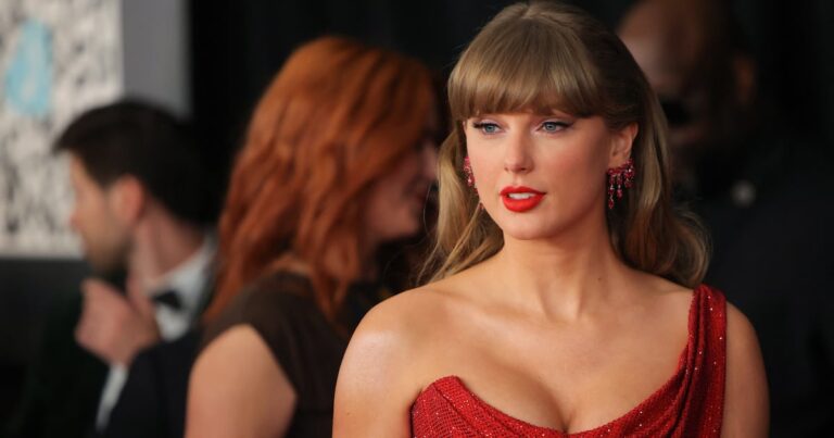 taylor-swift-s-cinematic-album-release-party-a-theatrical-experience