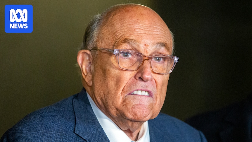 trump-to-honor-giuliani-with-presidential-medal-amid-legal-troubles