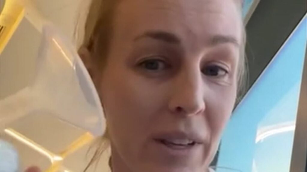 virgin-australia-faces-backlash-after-asking-breastfeeding-mother-to-leave-lounge