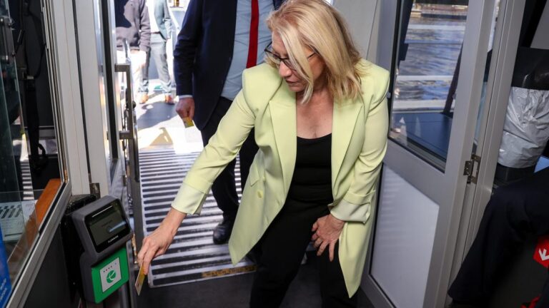 wa-public-transport-tap-and-go-trial-begins-amid-delays-and-budget-overruns