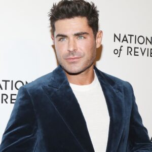 zac-efron-unveils-bold-bleach-blonde-hair-during-star-studded-vacation