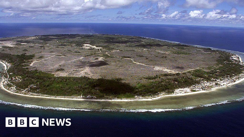 australia-begins-controversial-deportation-of-detainees-to-nauru