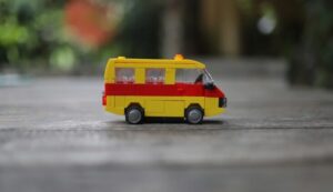 ensuring-safe-transport-for-children-with-food-allergies-best-practices-and-challenges