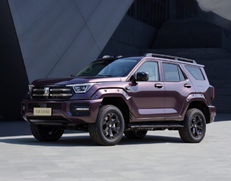 gwm-launches-tank-400-phev-with-enhanced-powertrain-and-design