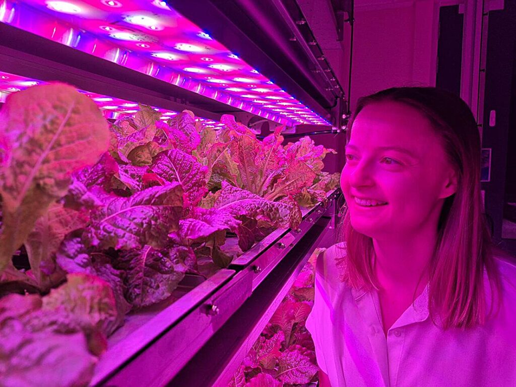 indoor-farming-a-space-inspired-solution-to-global-agricultural-challenges