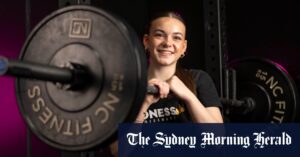 melbourne-teen-lara-jones-finds-strength-and-community-in-powerlifting