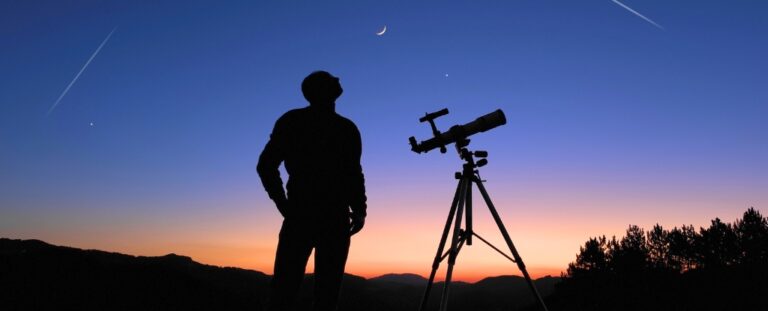 rare-celestial-event-moon-venus-and-regulus-form-a-smiling-conjunction