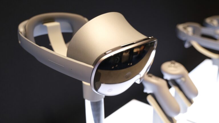 samsung-s-galaxy-xr-challenges-apple-s-vision-pro-with-competitive-pricing