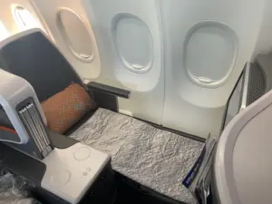 singapore-airlines-achieves-full-flat-bed-business-class-fleet